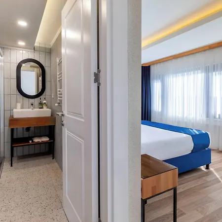 Union Karakoey Hotel