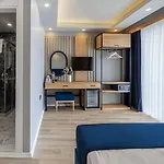 Union Karakoey Hotel